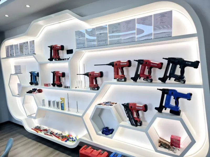 Электрический аккумуляторный монтажный пистолет по бетону NailTask 100X2